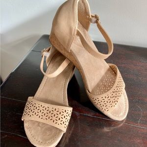 St John’s Bay sandals like new